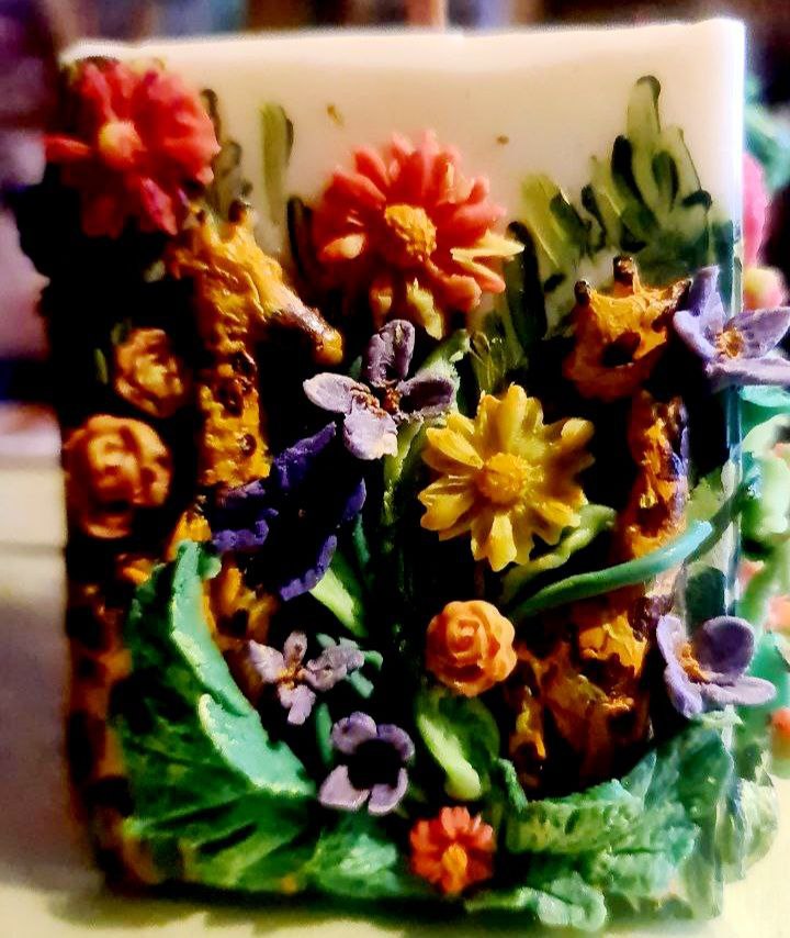 Container candles and candles on a Gypsum base