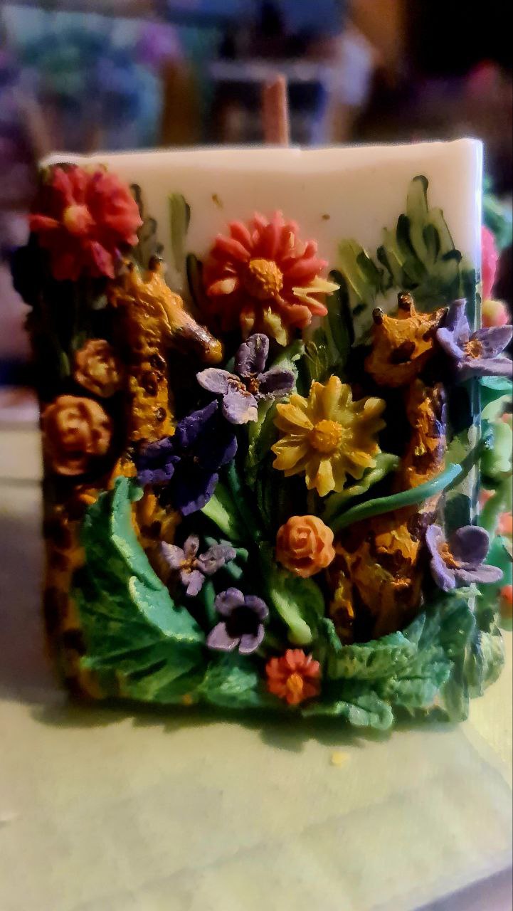 Container candles and candles on a Gypsum base