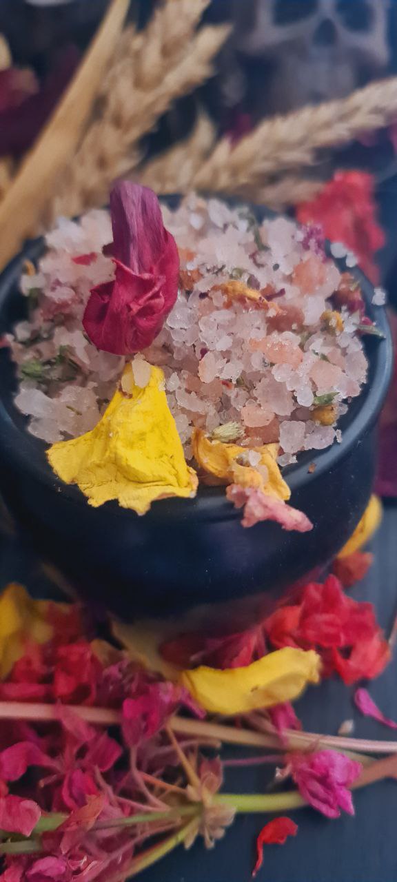 Natural bath salt with herbs