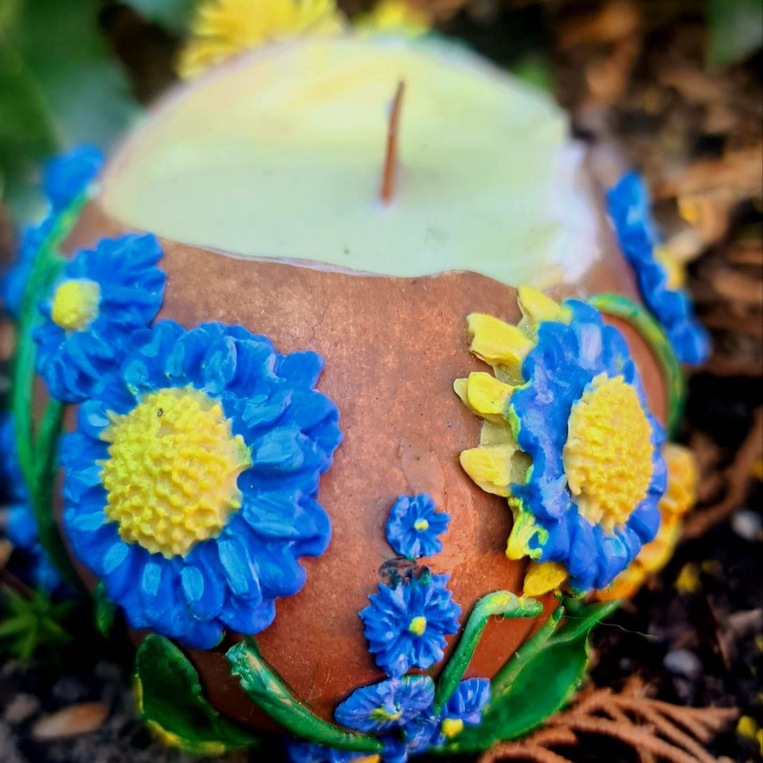 Handmade Candle in Gypsum Candleholder with Polymer Clay Flowers