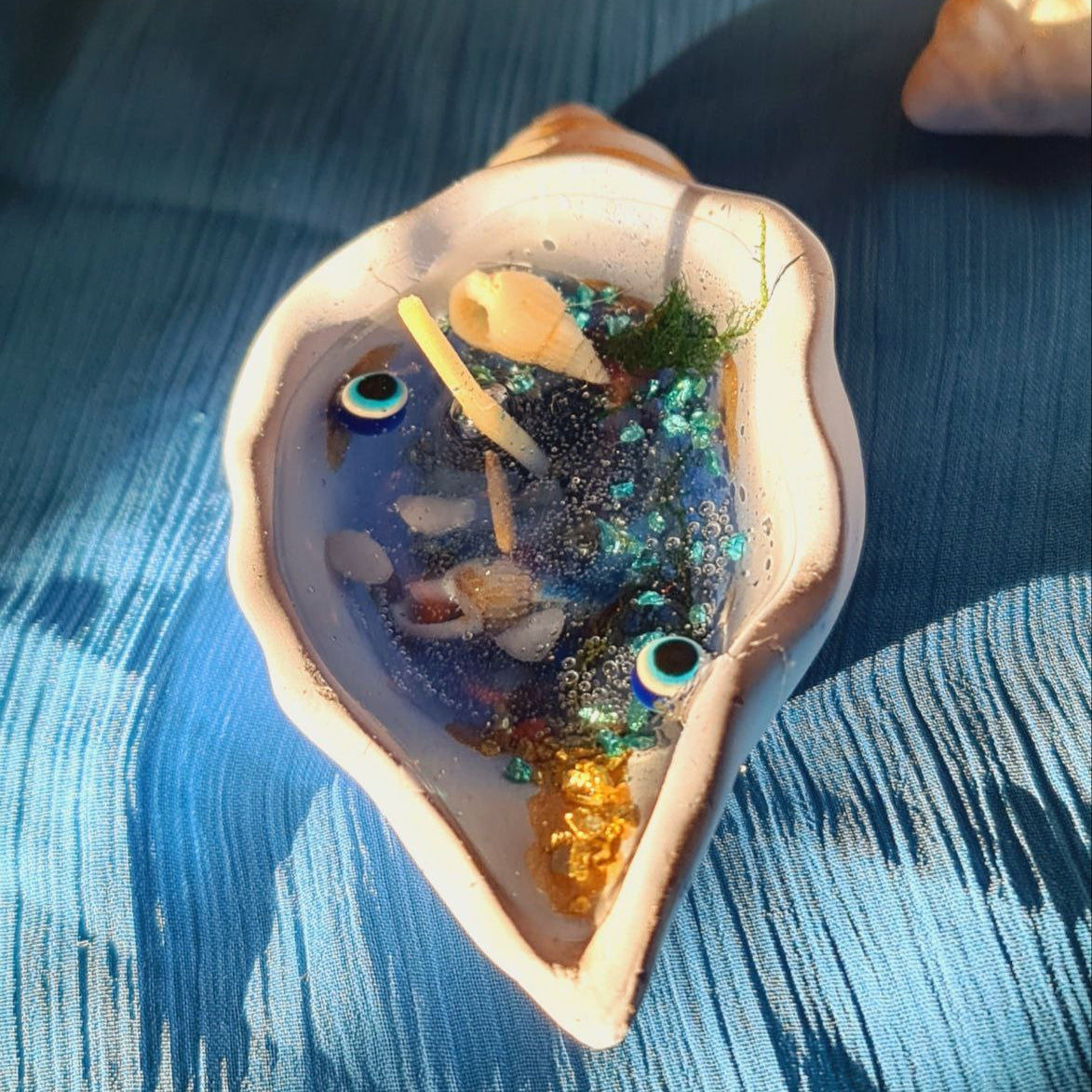 Handmade candle in gypsum container “shell”